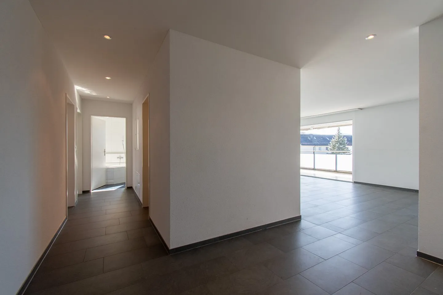 Grosszügige und helle 4.5 Zimmer-Wohnung mit Balkon - Foto 12 von 22