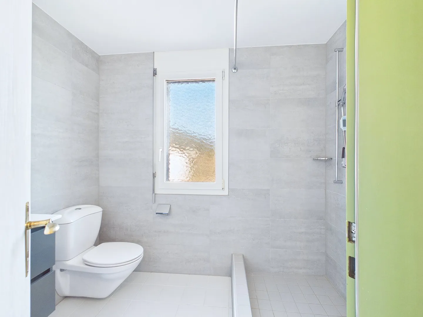 Superbe appartement en attique avec galerie supplémentaire et tour de lavage privé - Photo 9 sur 12