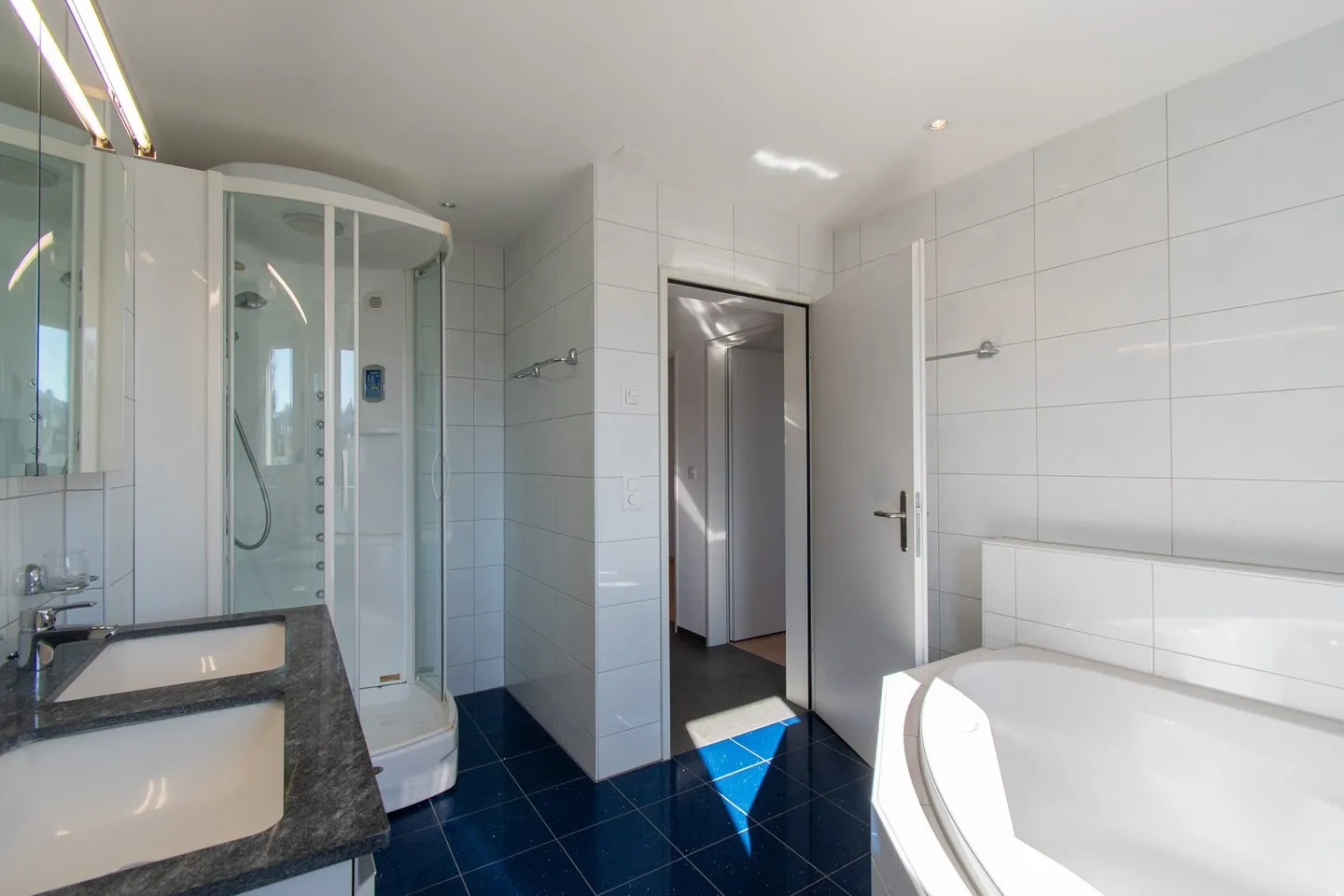 Grosszügige und helle 4.5 Zimmer-Wohnung mit Balkon - Foto 18 von 22