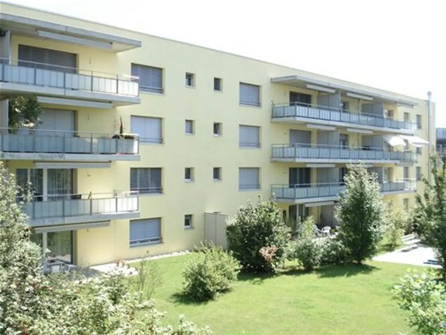 Place de Parking Pratique - Photo 1 sur 1