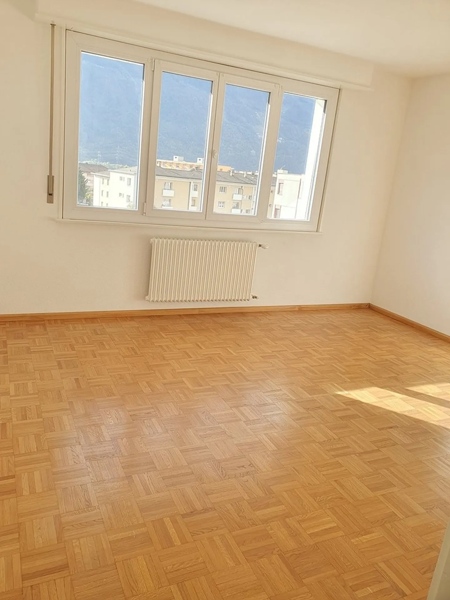 Geräumige Wohnung in der Nähe von Annehmlichkeiten - Foto 4 von 6