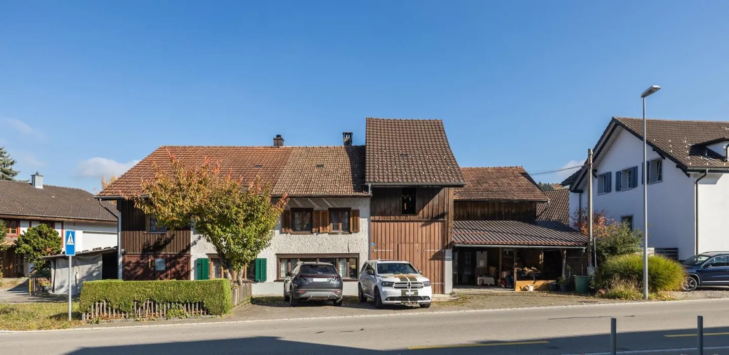 Plenty of space for your living dreams - Photo 1 of 8