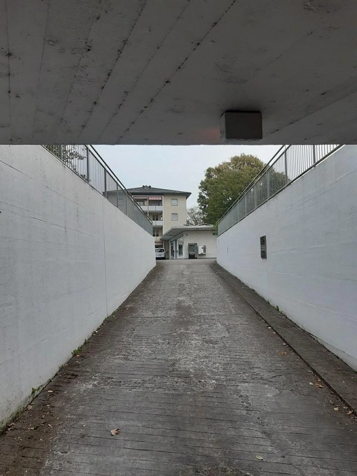Posto auto a Birsfelden cercasi? - Foto 3 di 4
