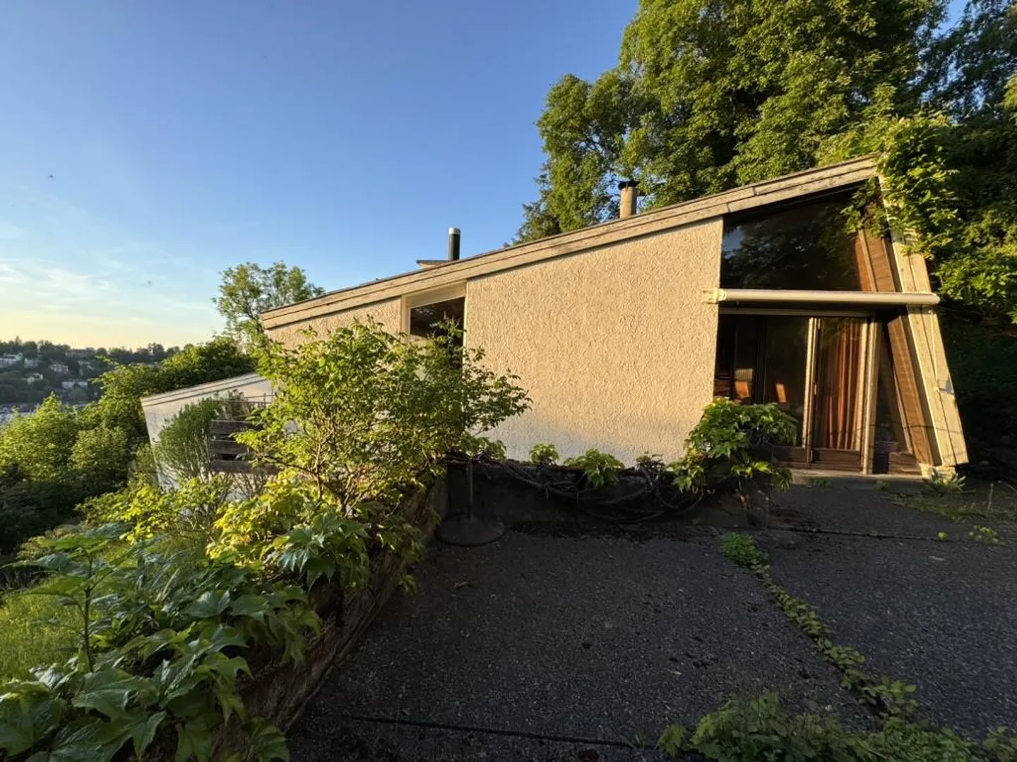 Residential house in a privileged location with a view - Photo 1 of 9