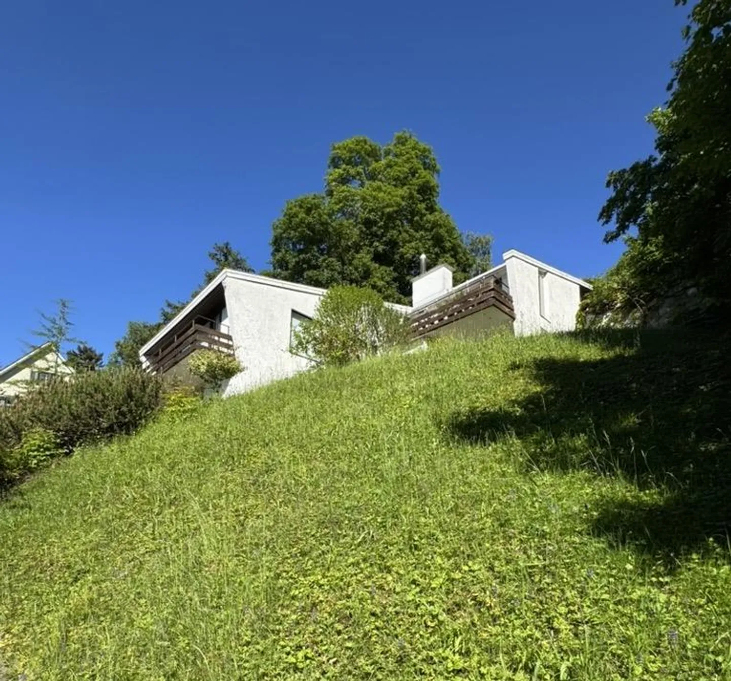 Residential house in a privileged location with a view - Photo 3 of 9