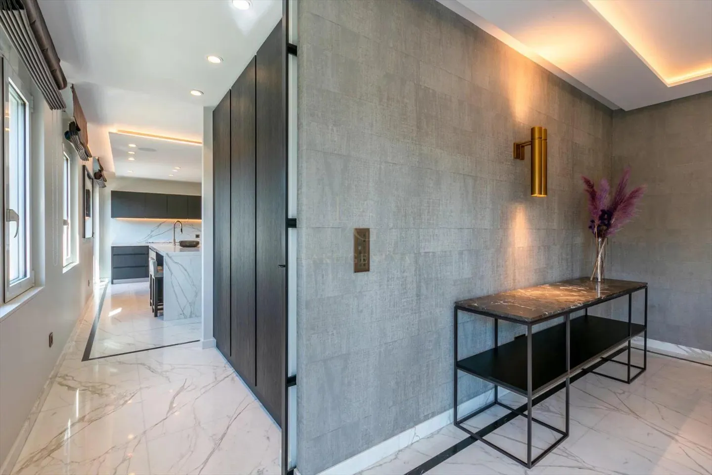 Lussuoso attico duplex ristrutturato! - Foto 9 di 13