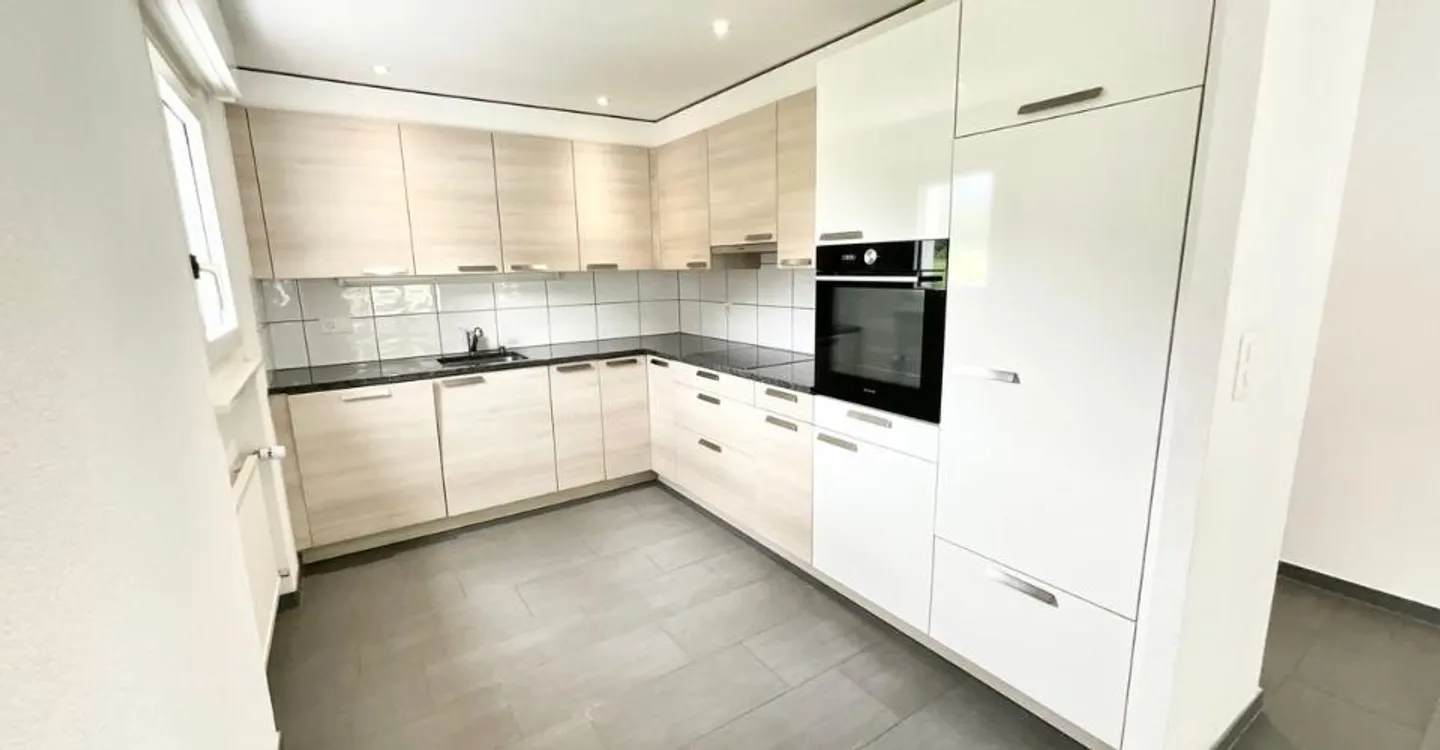 Bel appartement lumineux de 4,5 pièces - Photo 1 sur 8