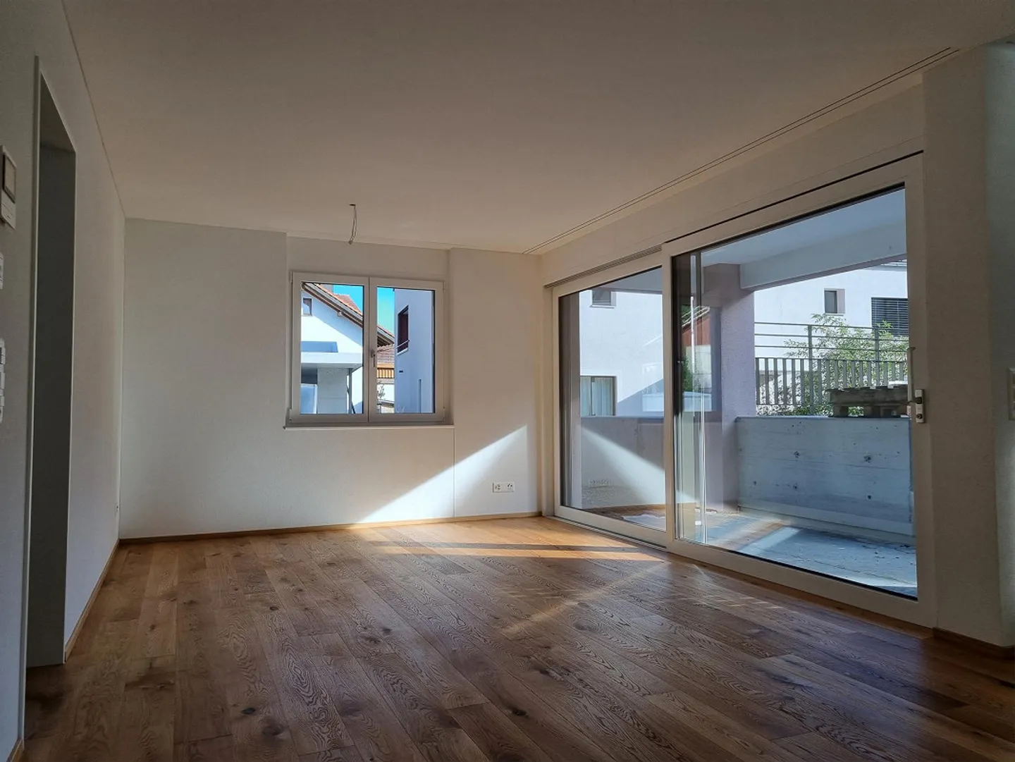 Moderne Wohnung mit grosser Terrasse - Foto 1 von 8