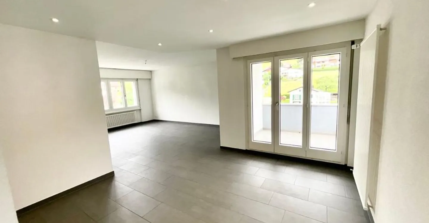 Bel appartement lumineux de 4,5 pièces - Photo 3 sur 8