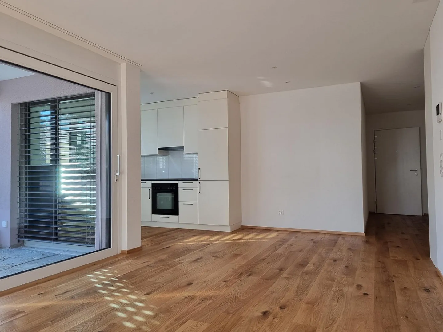 Moderne Wohnung mit grosser Terrasse - Foto 2 von 8