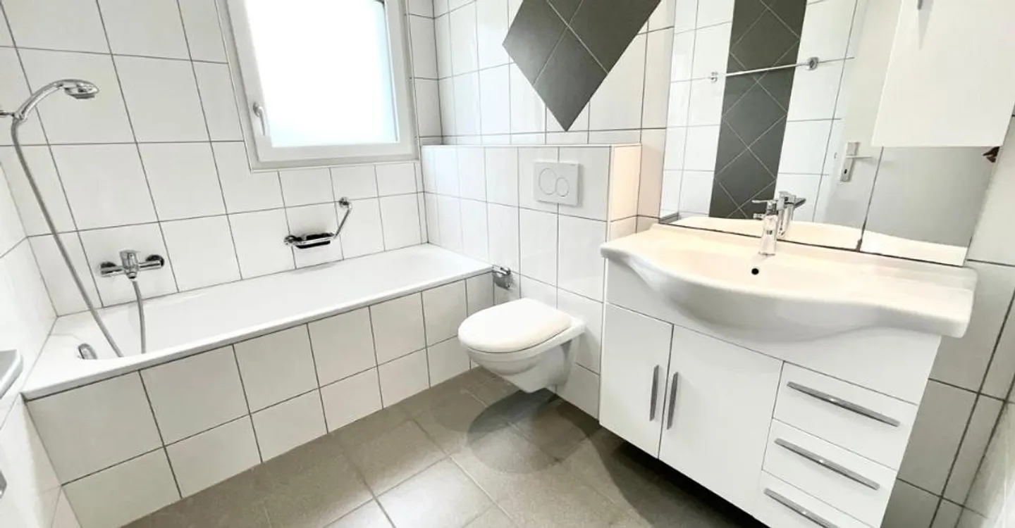 Bel appartement lumineux de 4,5 pièces - Photo 5 sur 8