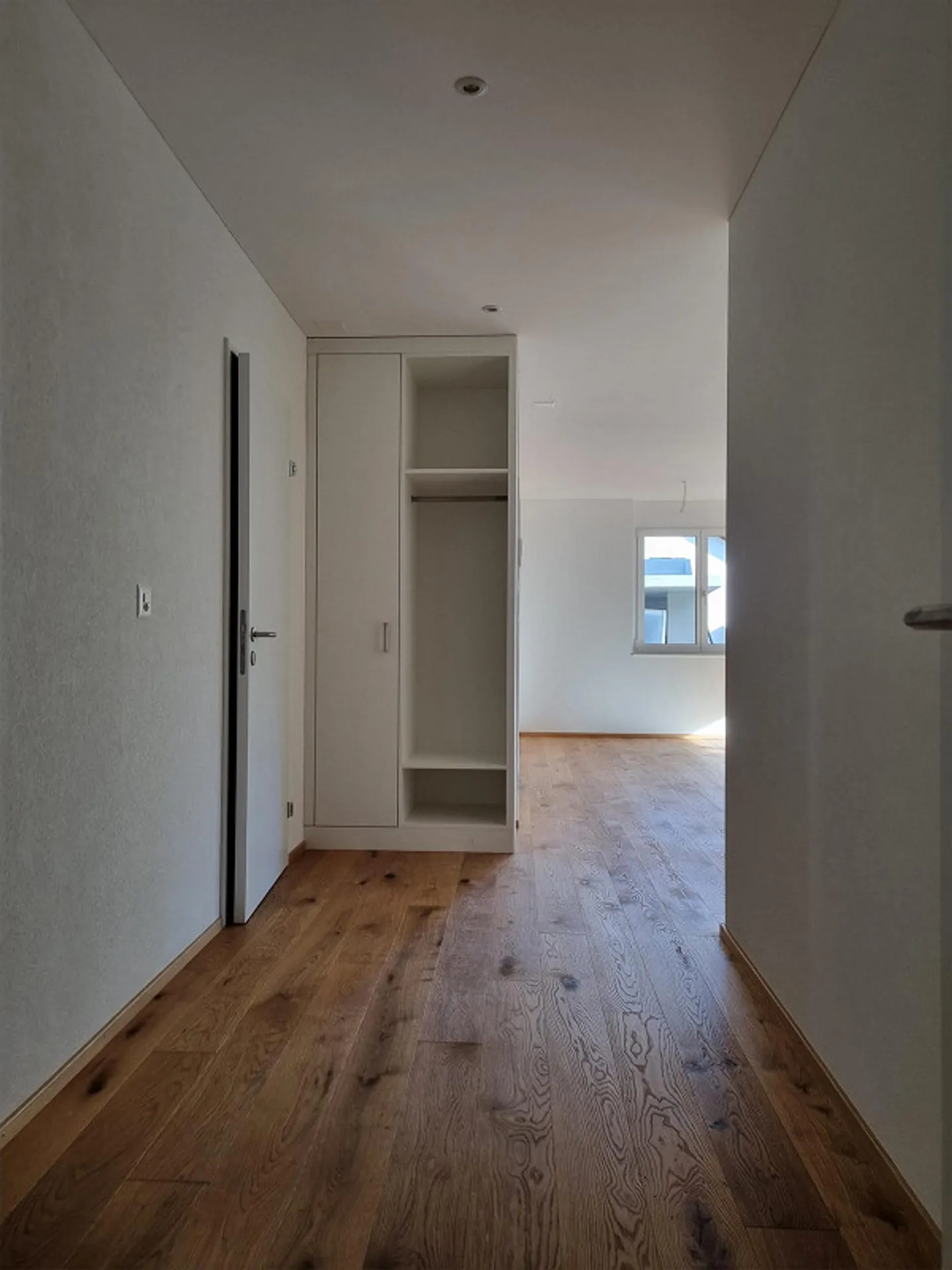 Moderne Wohnung mit grosser Terrasse - Foto 5 von 8