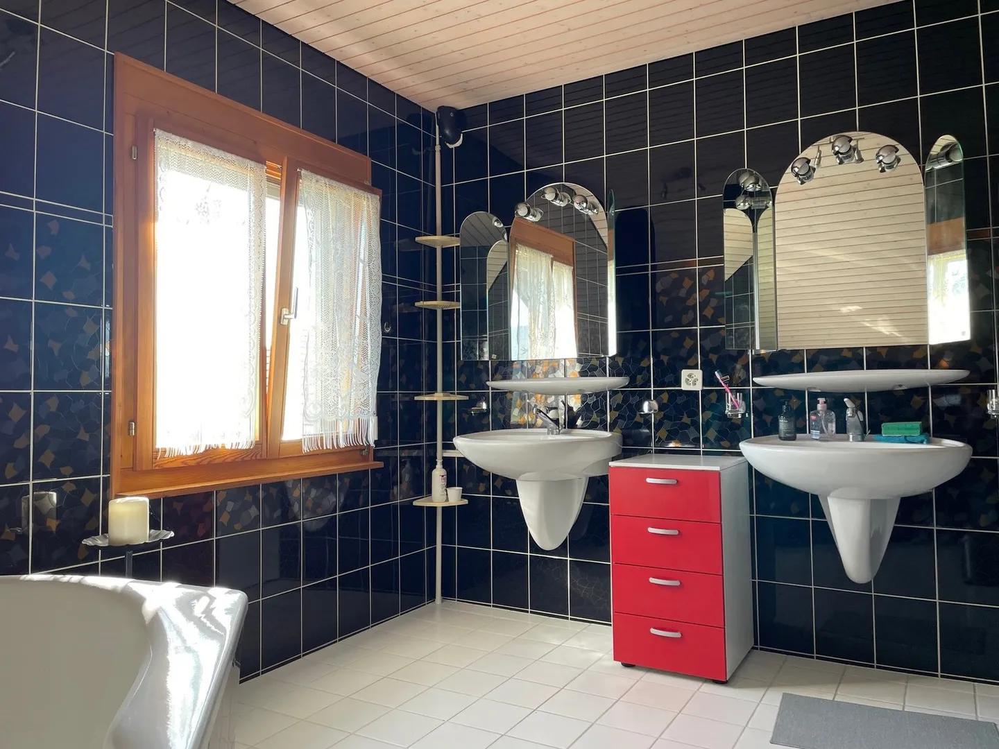 Casa bifamiliare da sogno con piscina e grande giardino a Schwadernau - Foto 12 di 15