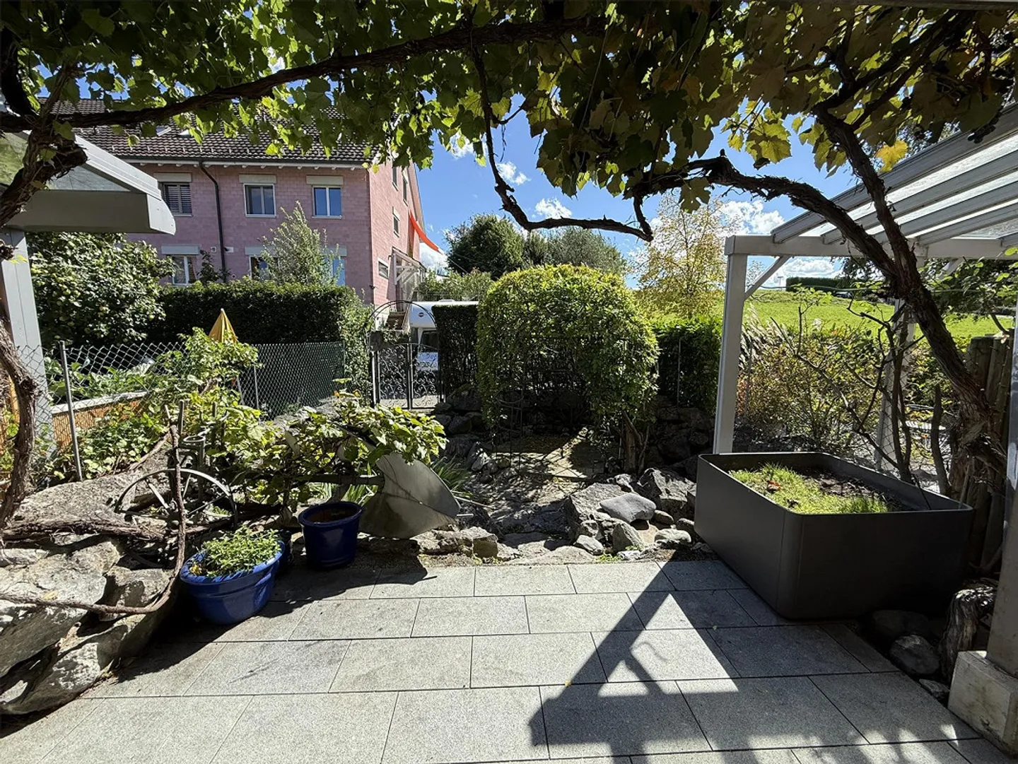 Ampia casa unifamiliare nel popolare quartiere di Neinern a Wiesendangen - Foto 2 di 30