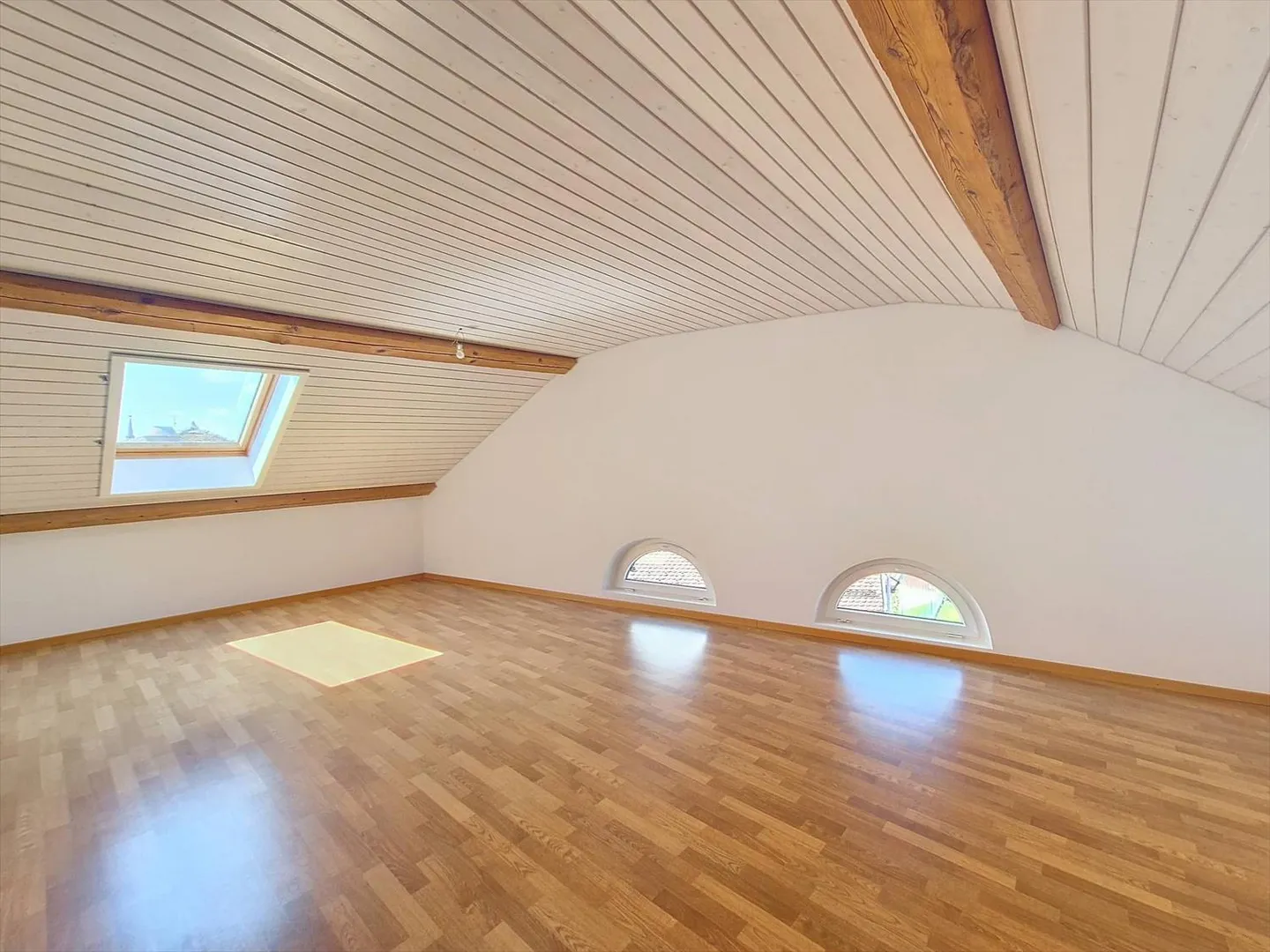 Yield Object - Spacious Duplex with 4.5 Rooms! - Photo 5 of 10