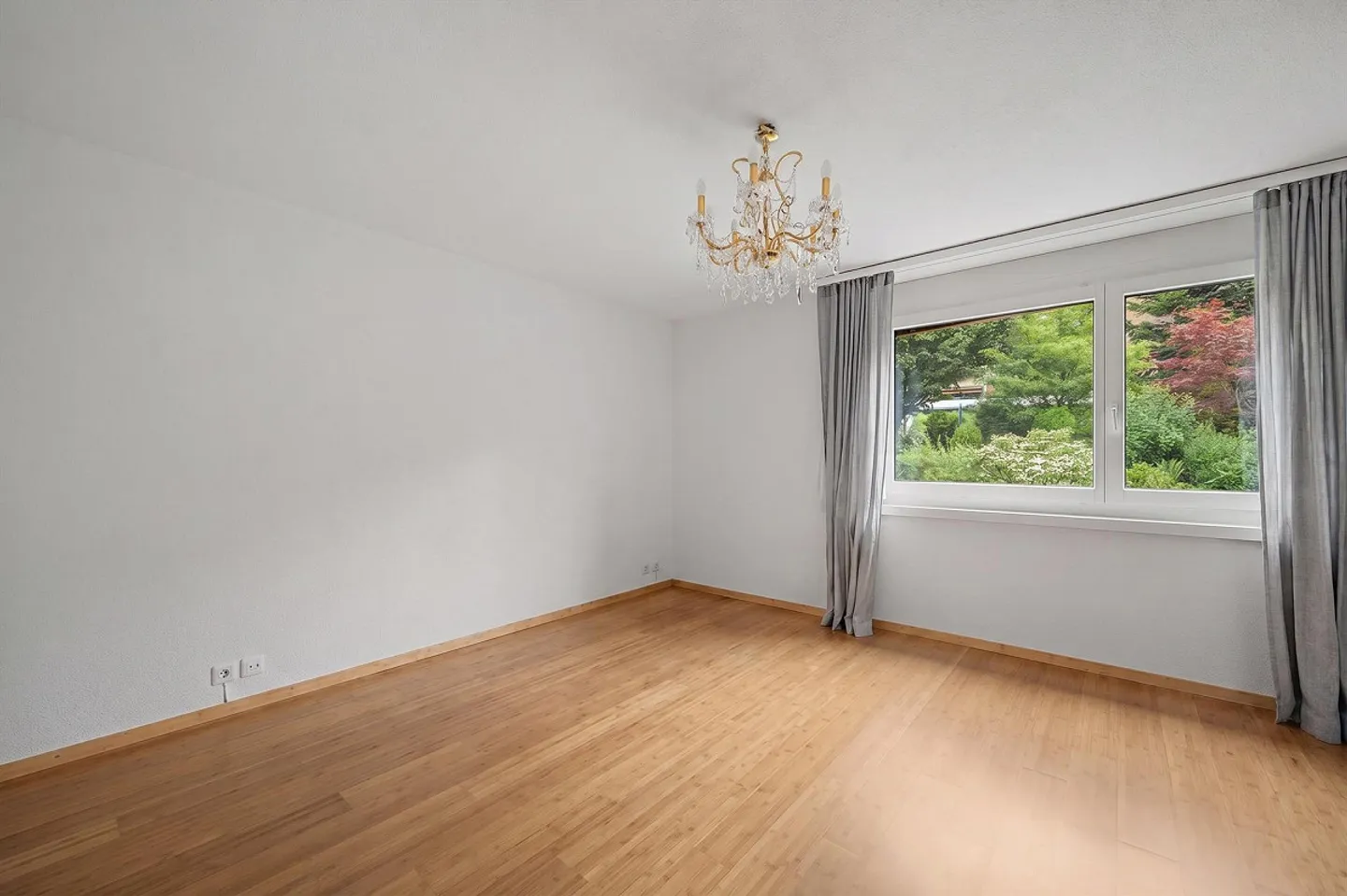 City-Close Living Comfort with Balcony, Fireplace & View into Nature - Photo 6 of 6