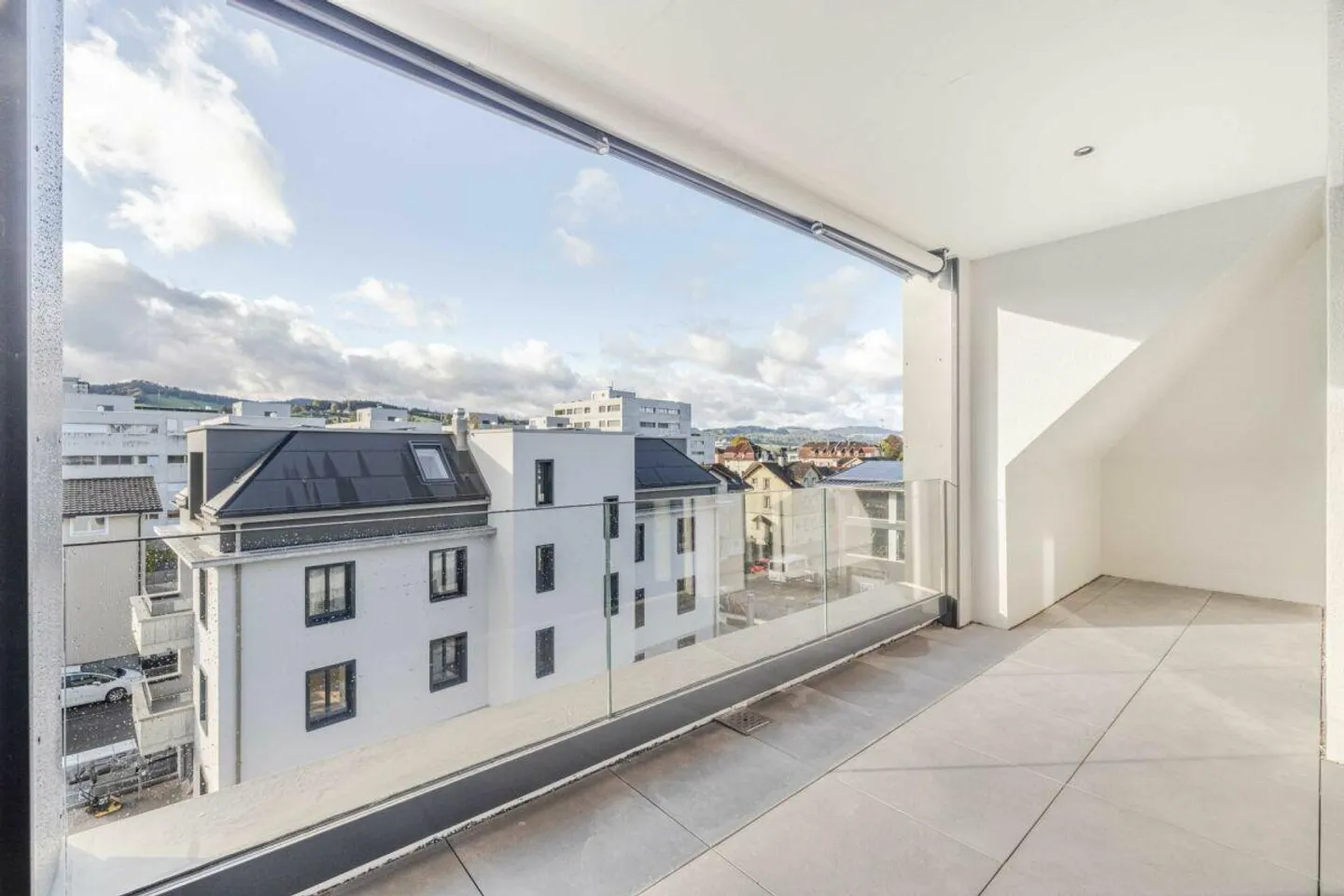 Exclusive 2.5-room apartment with wonderful view - Photo 4 of 7