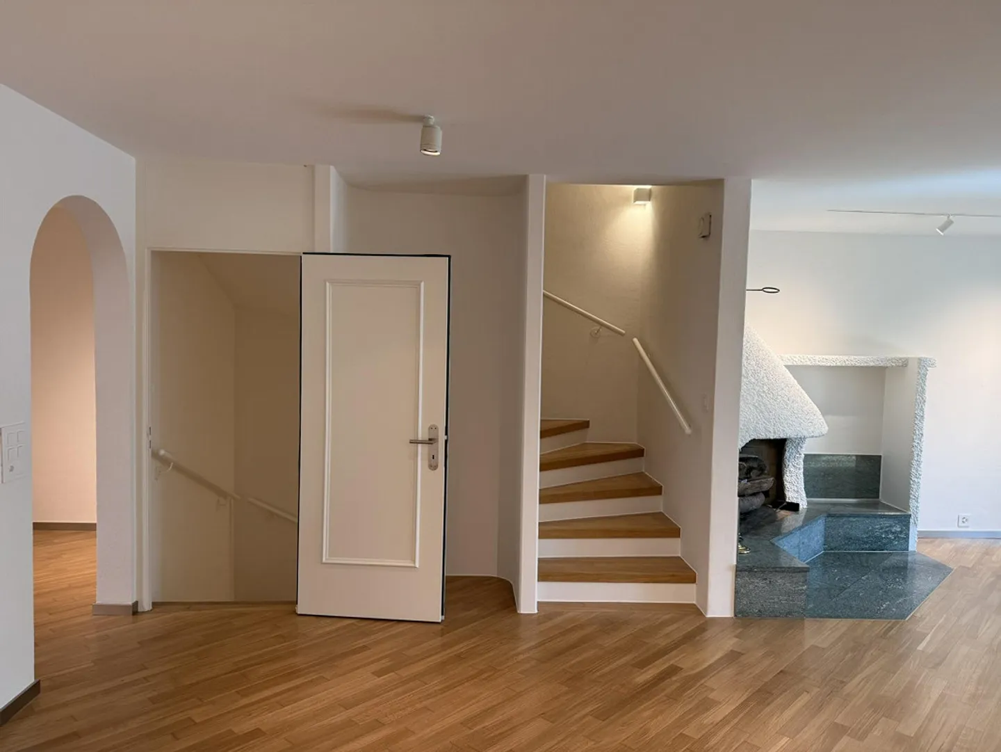 Ampia casa unifamiliare nel popolare quartiere di Neinern a Wiesendangen - Foto 8 di 30