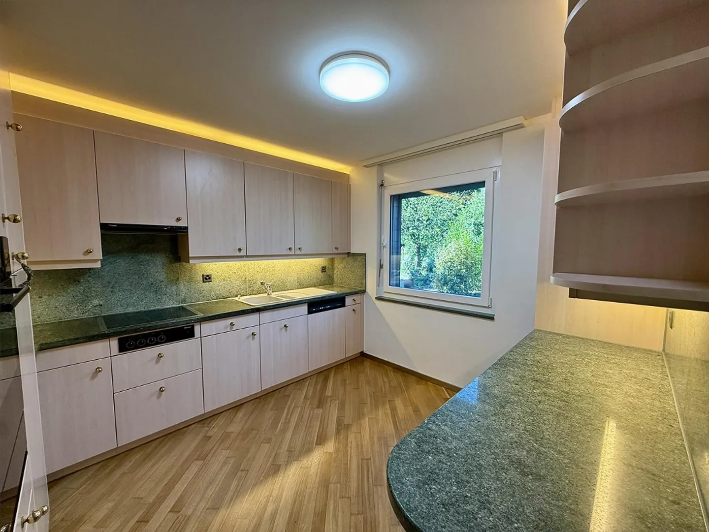 Ampia casa unifamiliare nel popolare quartiere di Neinern a Wiesendangen - Foto 12 di 30