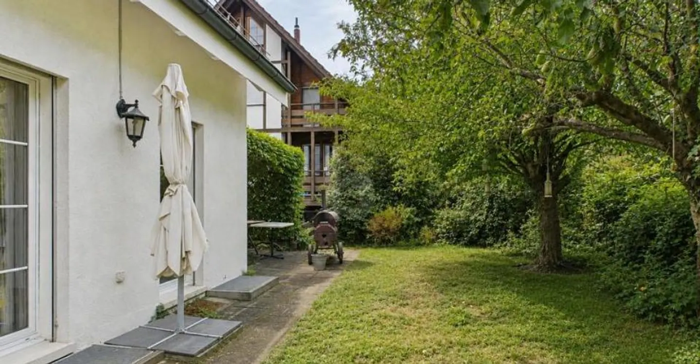 DÉTACHÉ, SPACIEUX AVEC JARDIN - Photo 1 sur 5