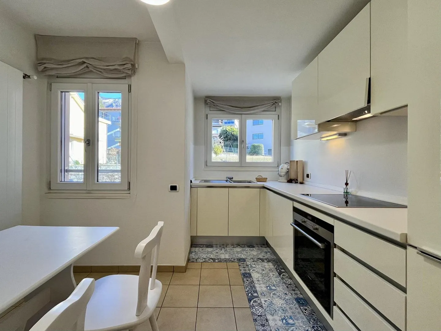 SCHÖNE MÖBLIERTE ZWEI-ZIMMER-WOHNUNG ZU VERMIETEN IN DAVESCO-SORAGNO - Foto 1 von 9