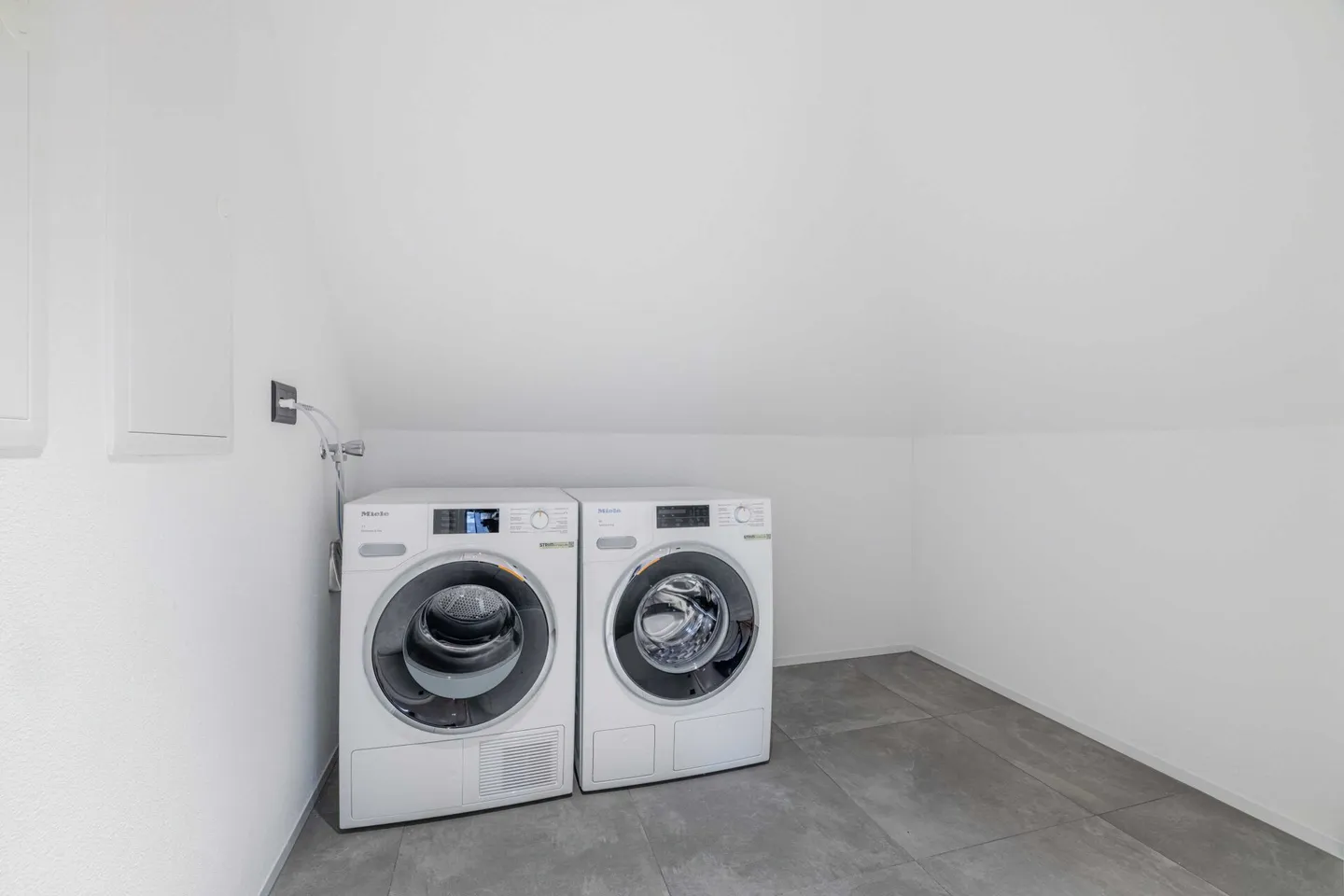 Exclusive 2.5-room apartment with wonderful view - Photo 5 of 7