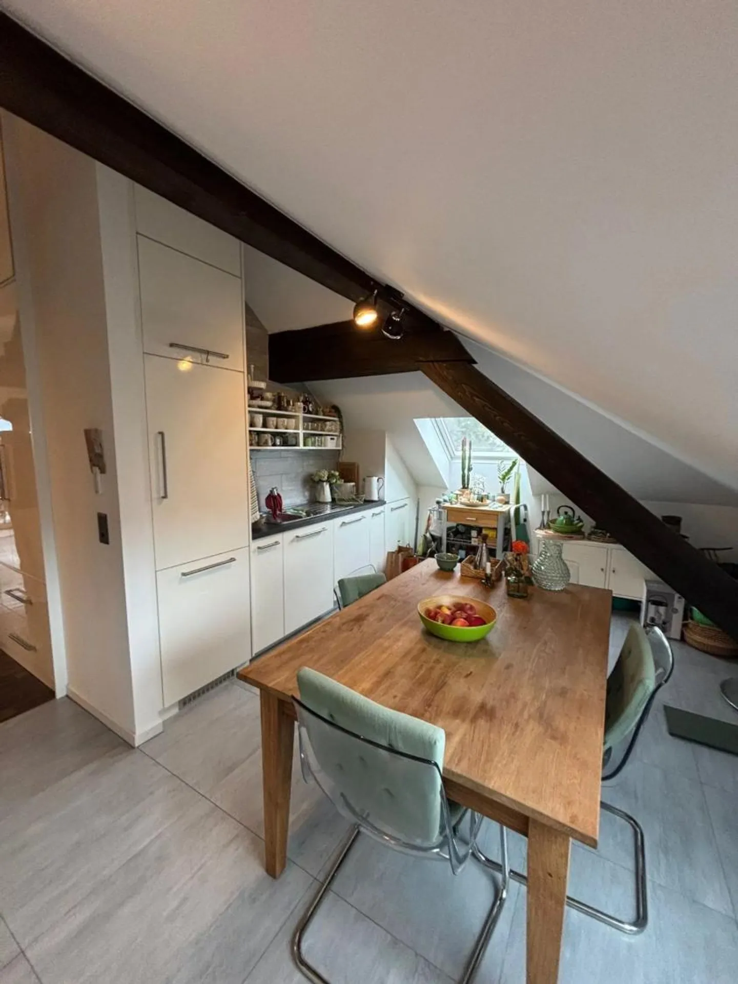 Appartement atypique 3,5 pièces à Bulle - Photo 2 sur 12