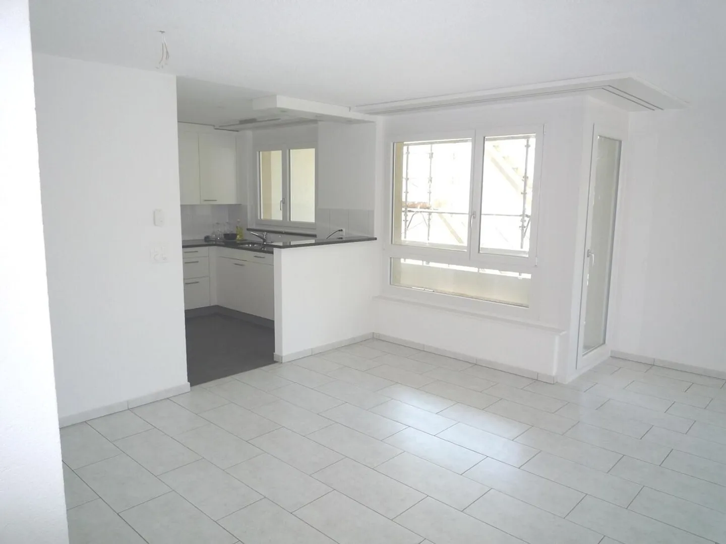 Modernes 4.5-Zimmer-Apartment - Foto 2 von 9