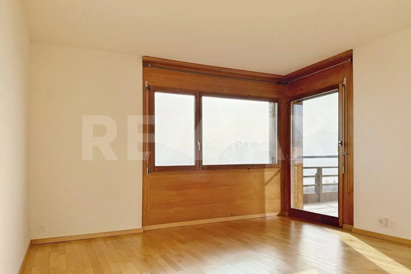 Luxurious Maisonette Apartment in Sigriswil with Mountain and Lake View - Photo 13 of 13