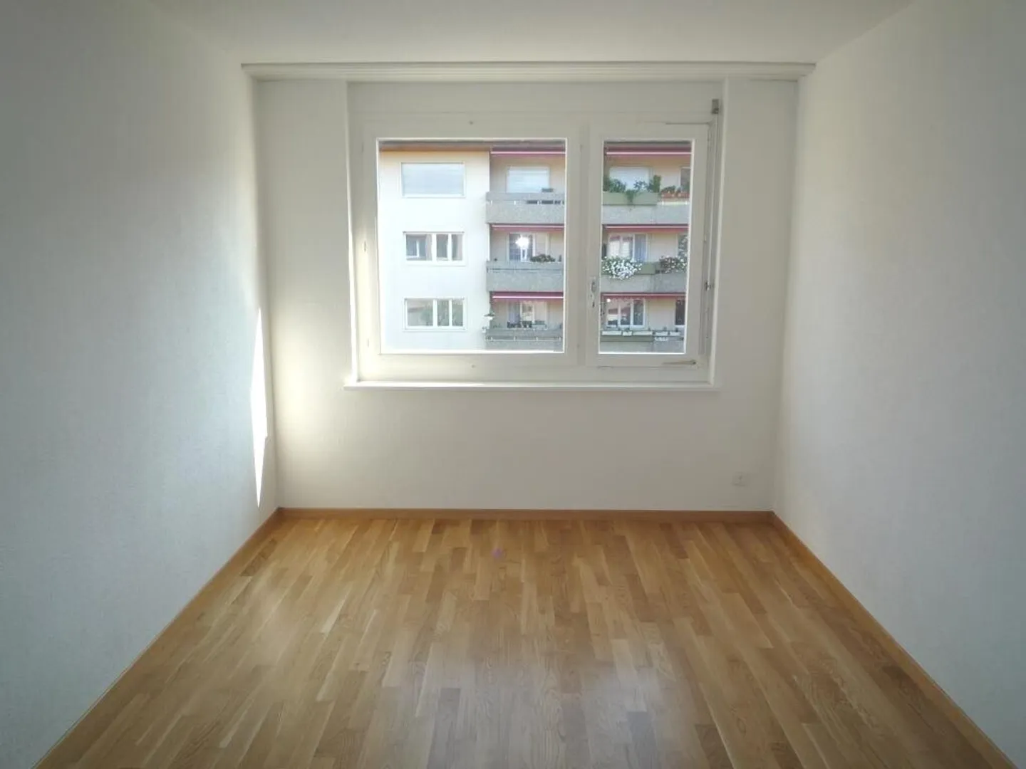 Modernes 4.5-Zimmer-Apartment - Foto 8 von 9