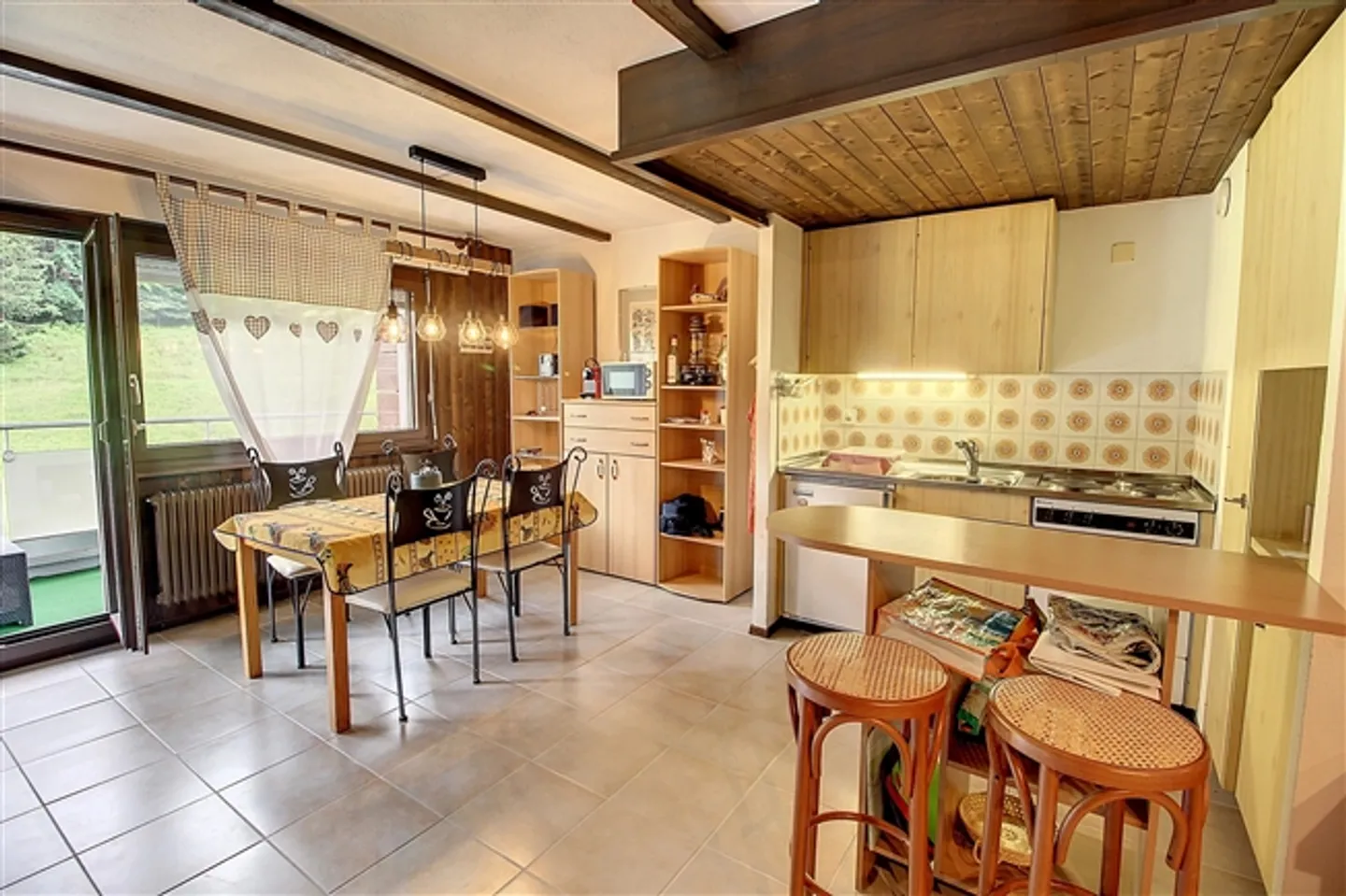 Opportunité unique - Appartement sous les combles lumineux avec balcon sud à Torgon - Photo 3 sur 7