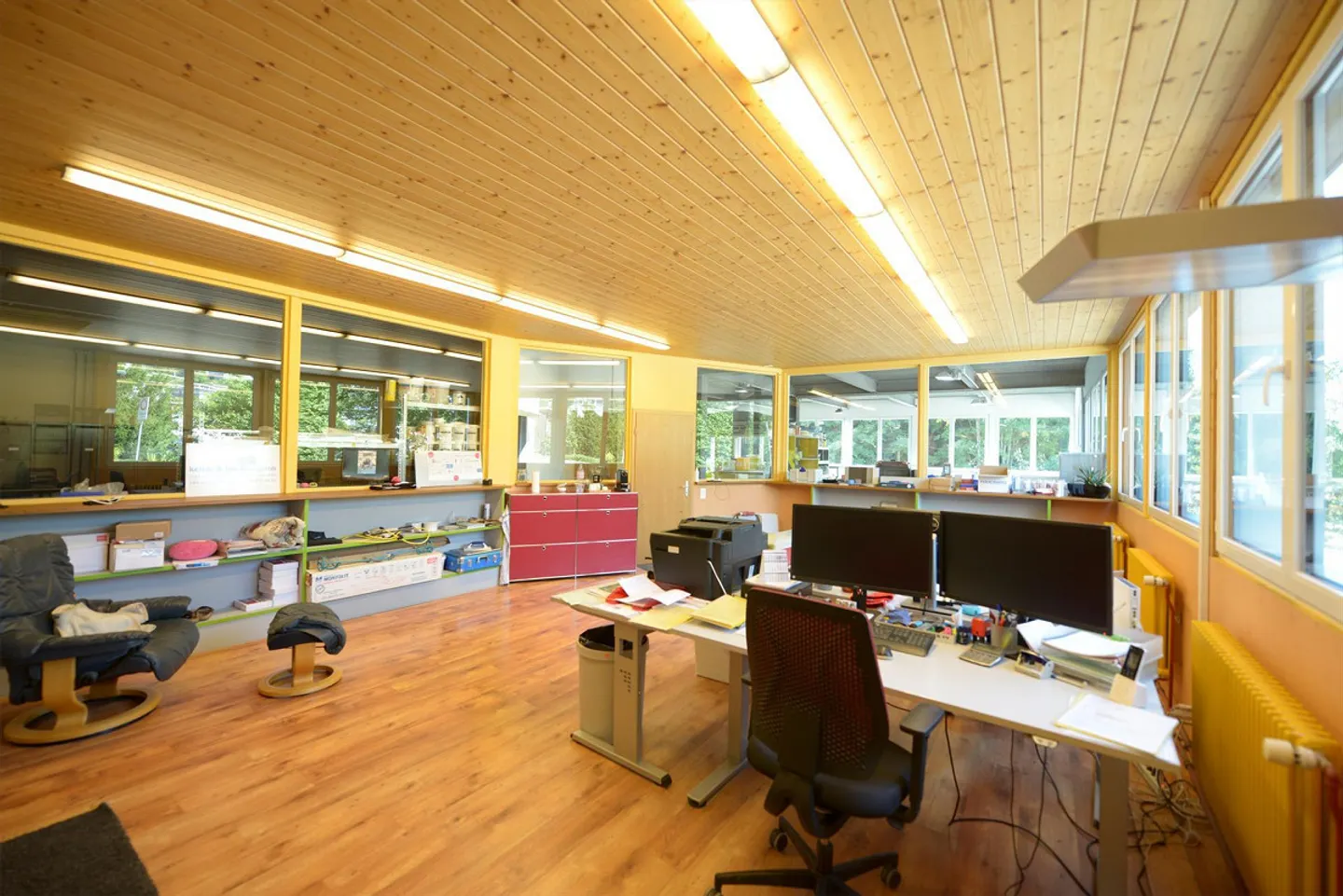 Attractive commercial property for conversion (residential) - Photo 5 of 21