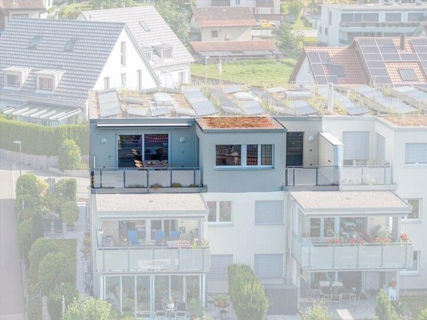 MODERNE 4.5-ZIMMER-MINERGIE-WOHNUNG IN ADETSWIL MIT ALPENBLICK - Foto 8 von 8