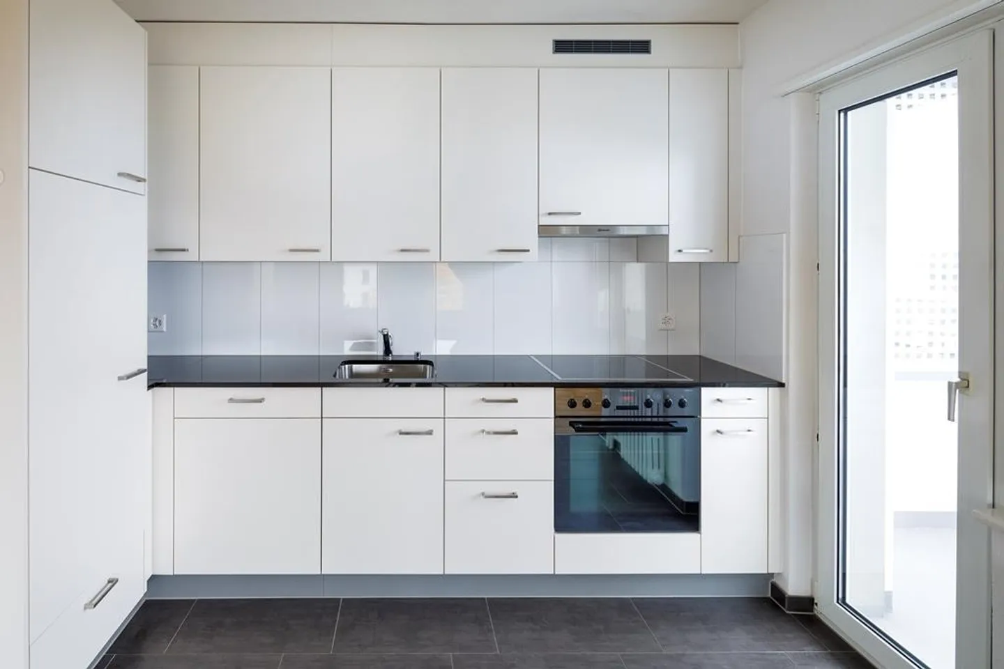 3.5-Zimmerwohnung mit Sitzplatz sucht Sie! - Foto 1 von 7