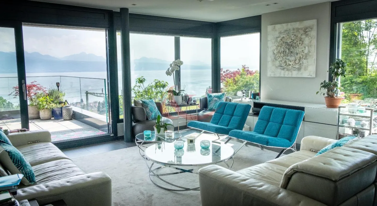 Villa moderne avec vue sur le lac - Photo 3 sur 9