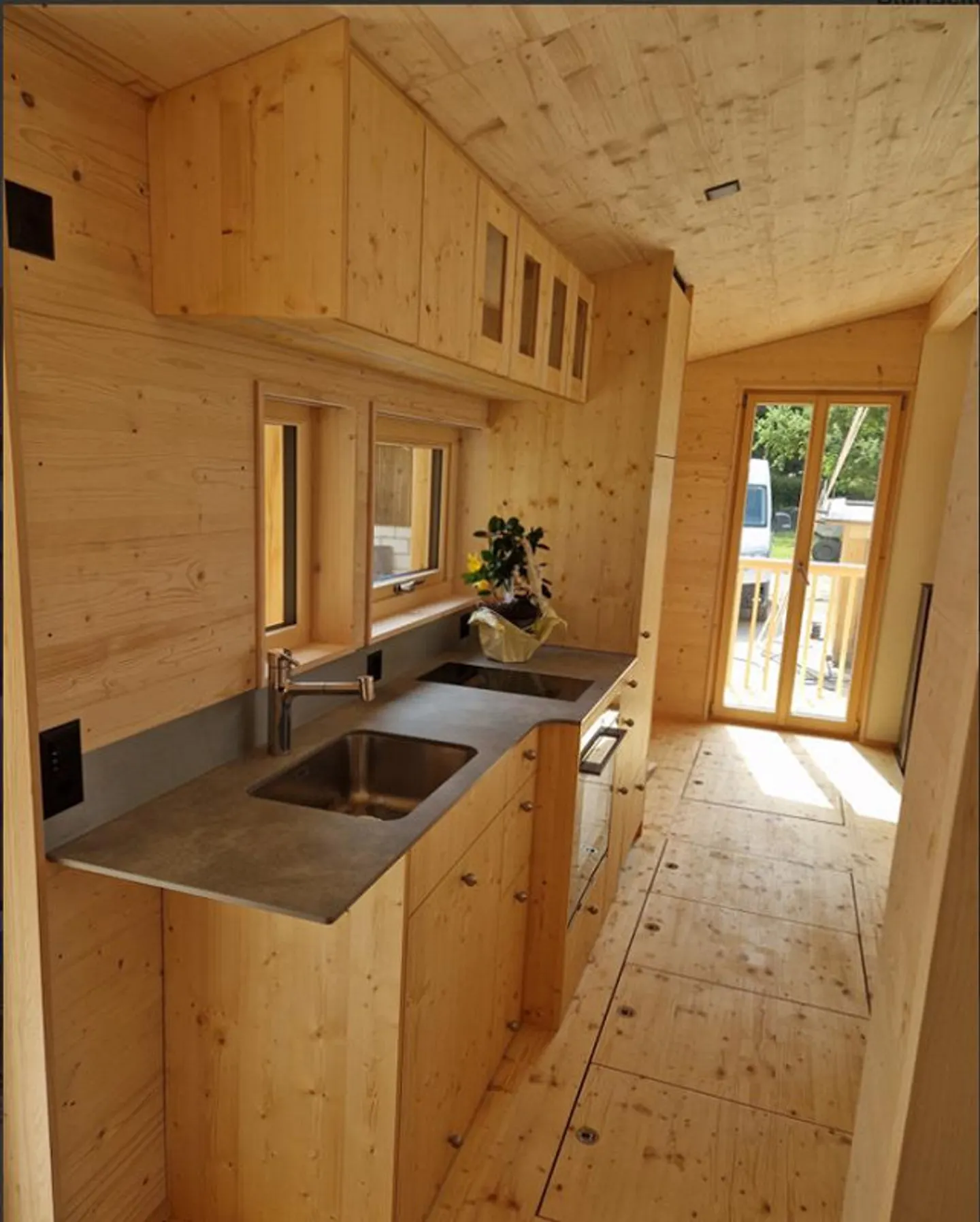 Modernes Tiny House mit Terrasse - Foto 2 von 11