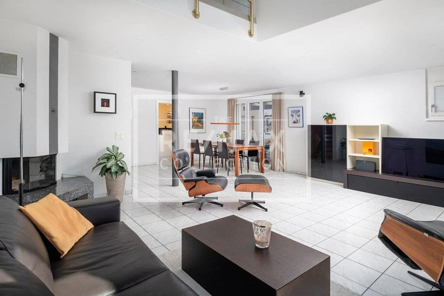 Casa bifamiliare ben tenuta di 6,5 stanze con 210 m² di superficie netta - Foto 3 di 13