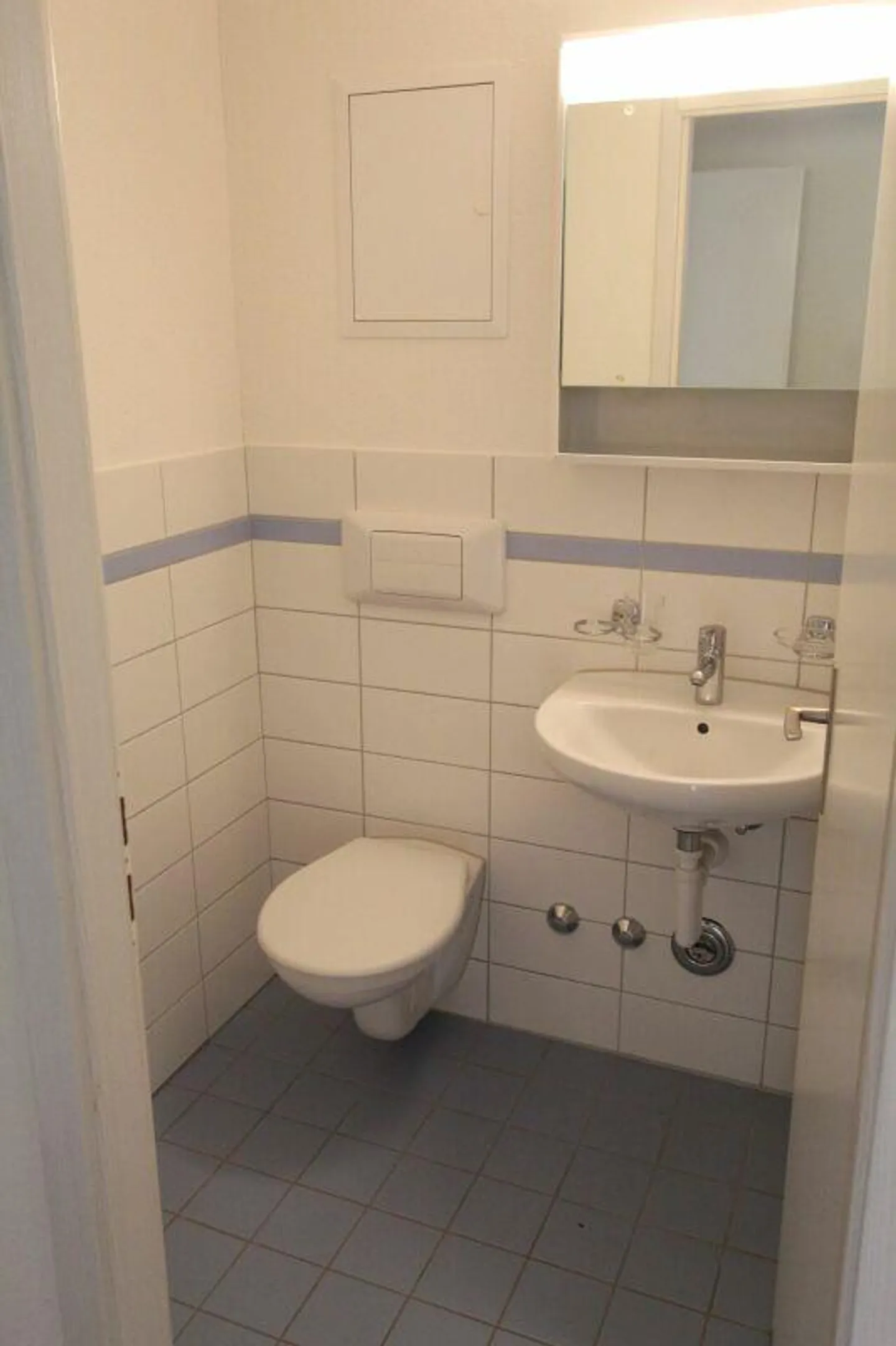 Beautiful 4.5-room apartment with balcony for rent - Photo 6 of 8