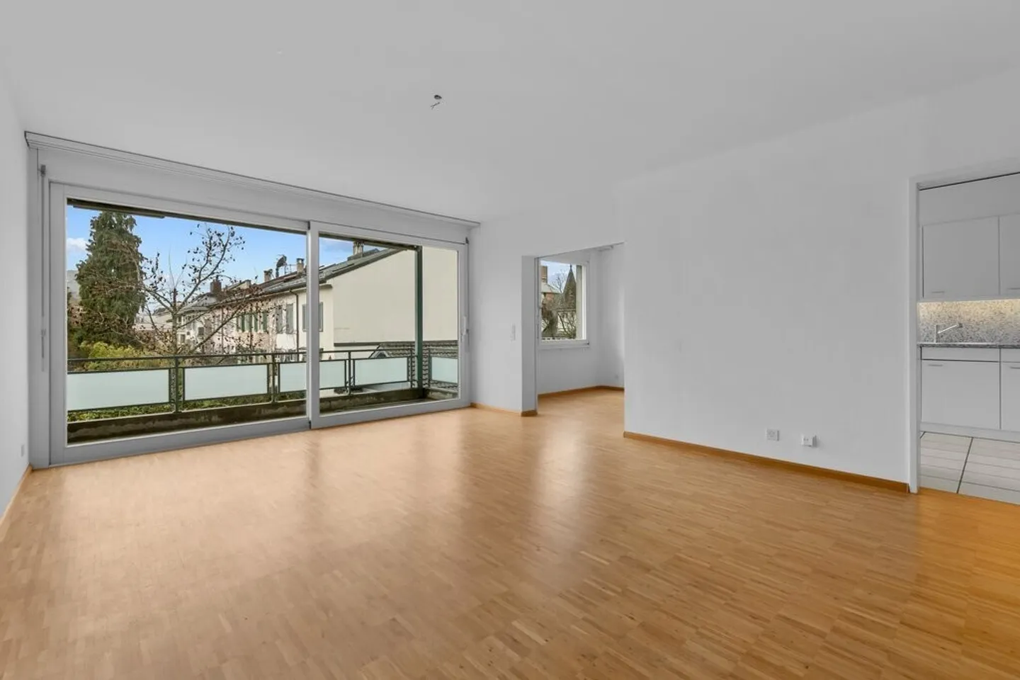 Modern 4.5-Room Apartment in Basel - Photo 1 of 12