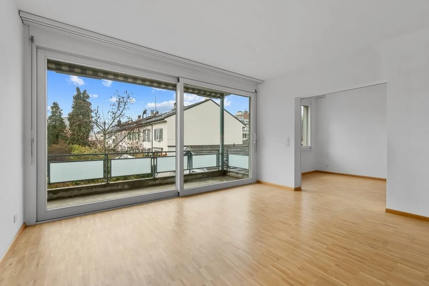 Modern 4.5-Room Apartment in Basel - Photo 3 of 12