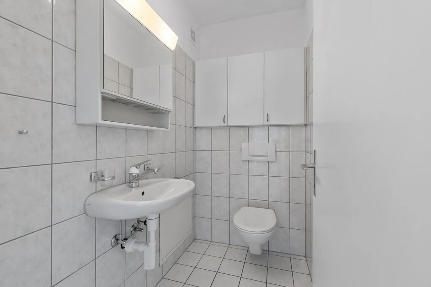 Modern 4.5-Room Apartment in Basel - Photo 9 of 12