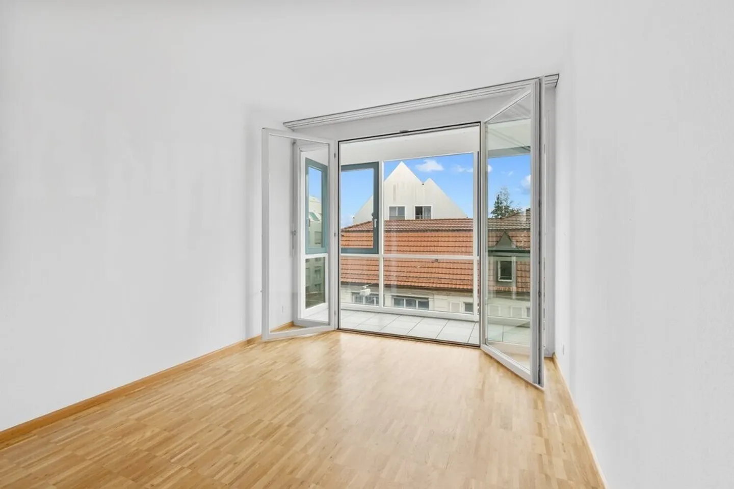 Modern 4.5-Room Apartment in Basel - Photo 11 of 12