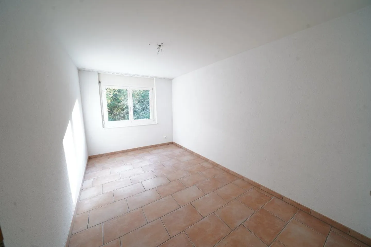 Bright 4.5-room apartment with large balcony and lift - Photo 14 of 17