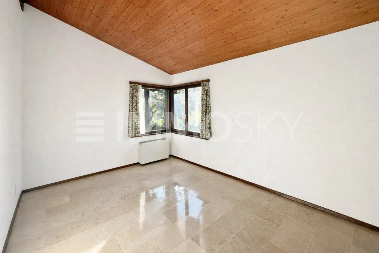 The Charm of Silence in Unique Atmosphere - Photo 5 of 5