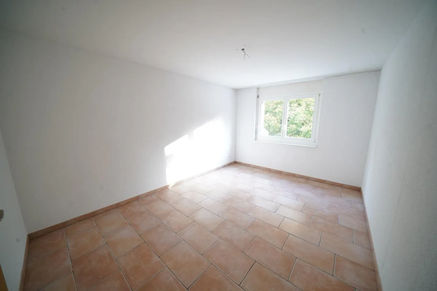 Bright 4.5-room apartment with large balcony and lift - Photo 15 of 17