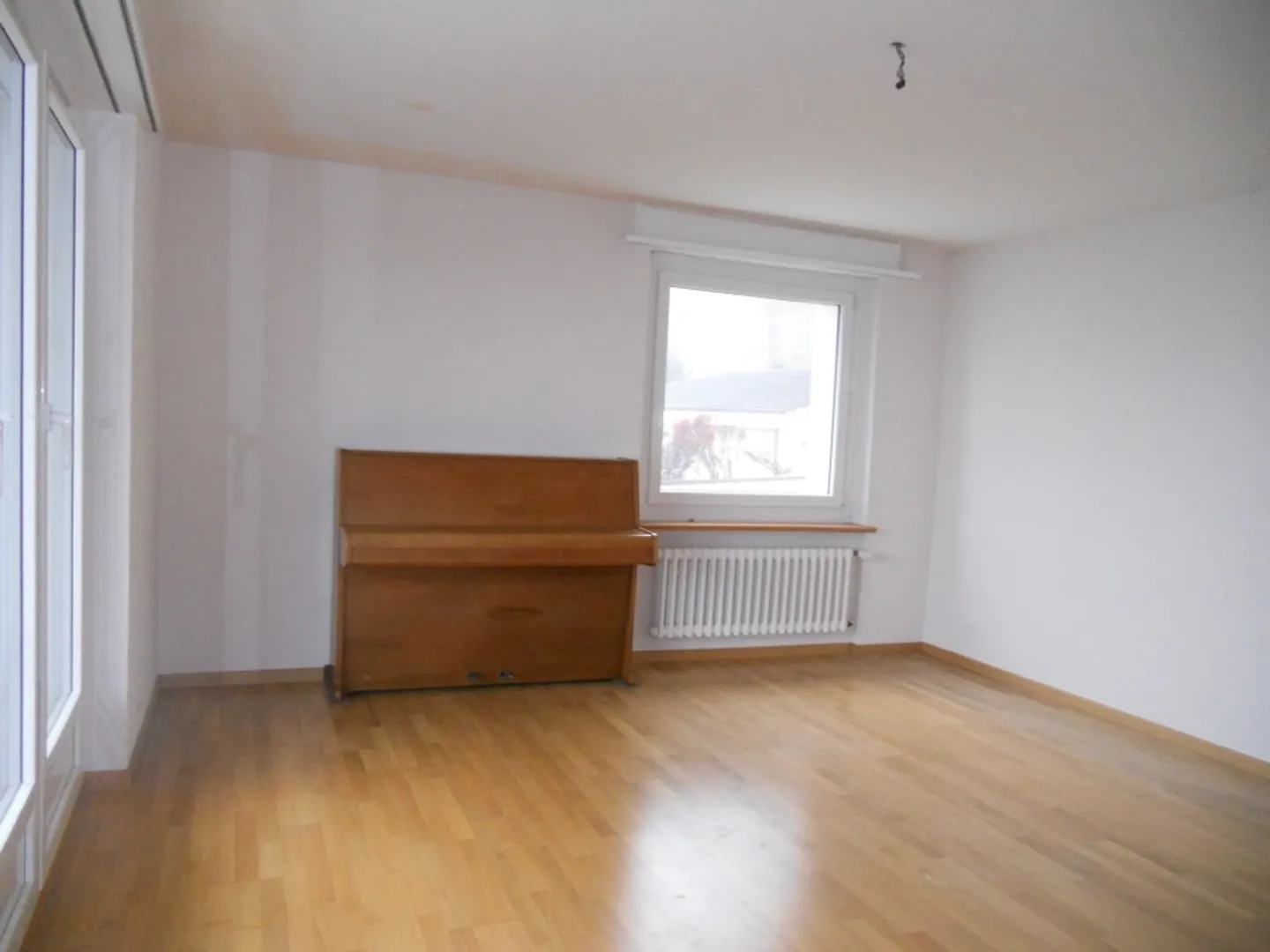 Appartamento soleggiato di 4,5 locali con vista su Thusis - Foto 1 di 7
