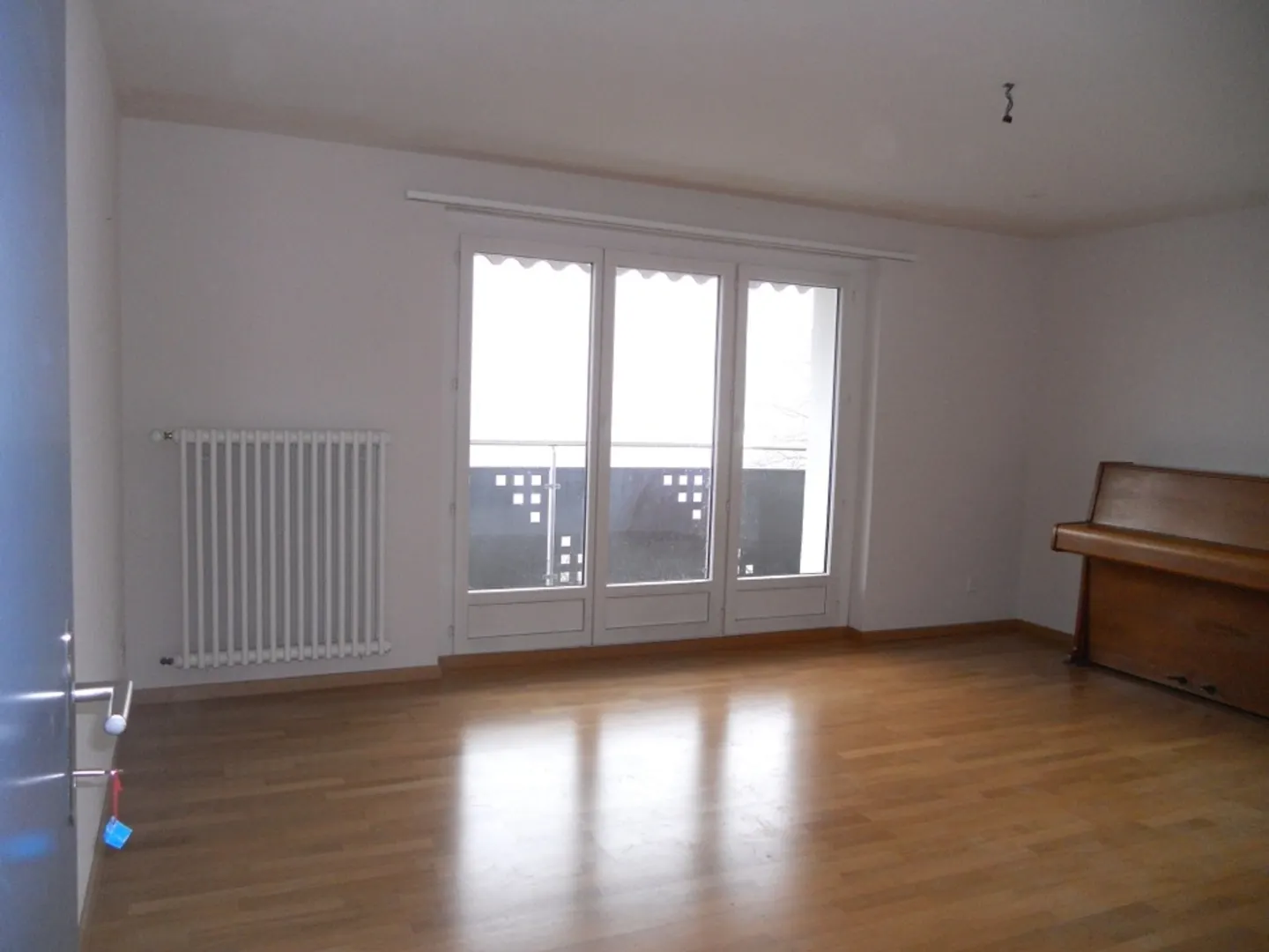 Appartamento soleggiato di 4,5 locali con vista su Thusis - Foto 2 di 7
