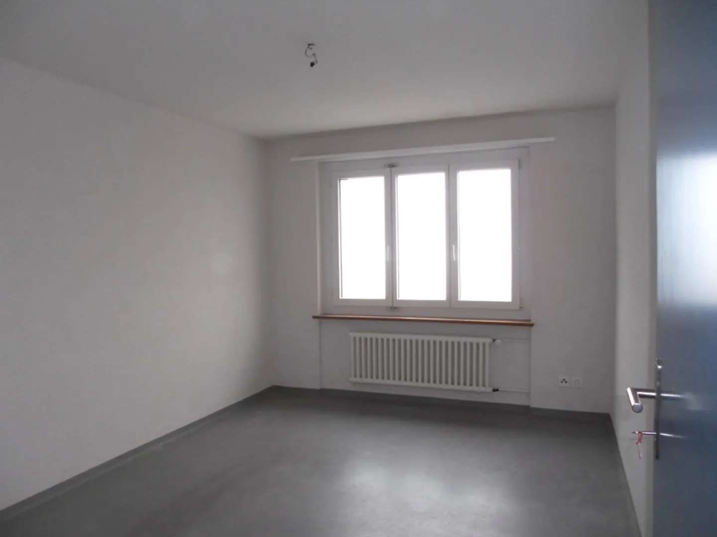 Appartamento soleggiato di 4,5 locali con vista su Thusis - Foto 6 di 7