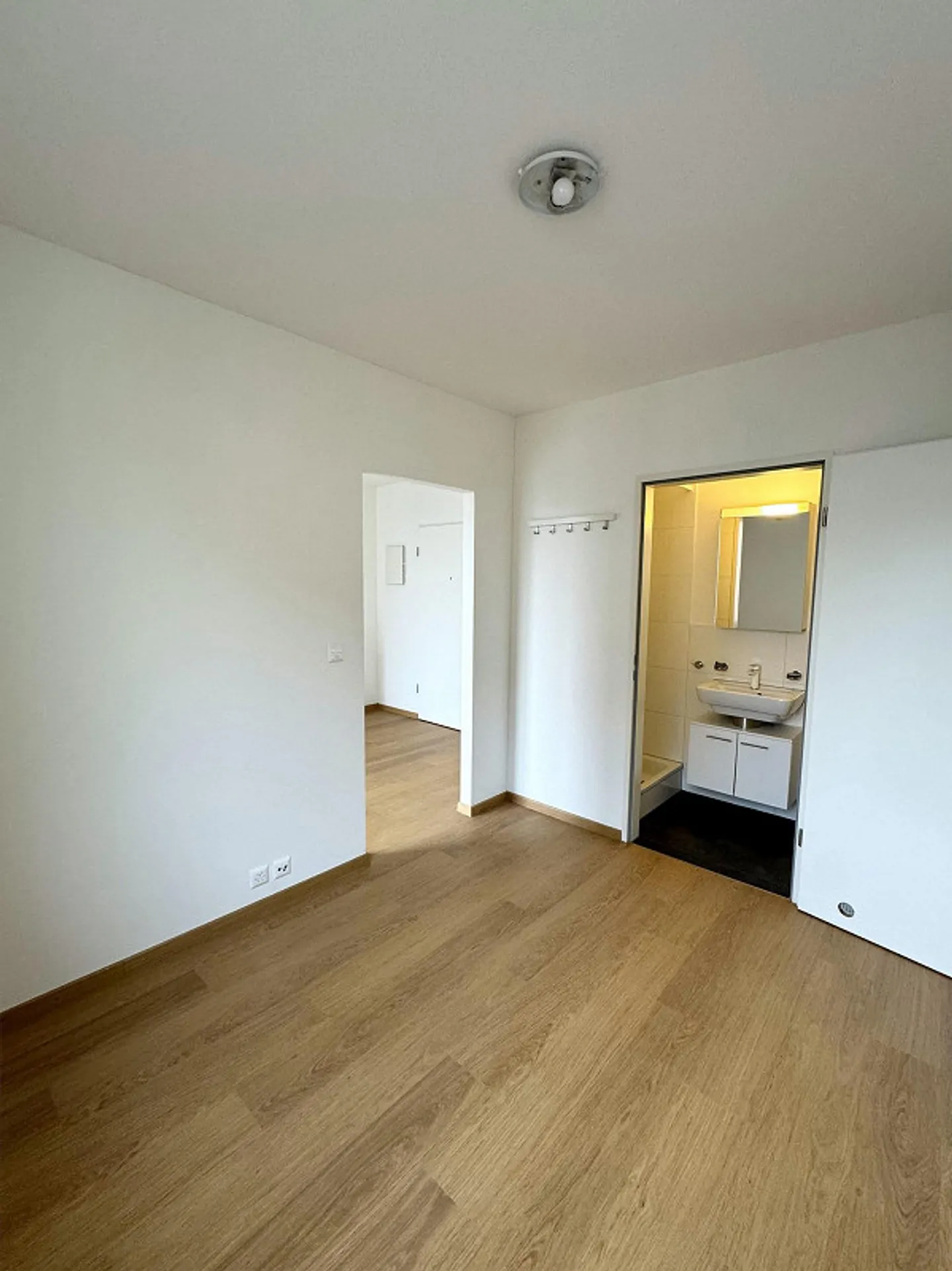 Charmante Wohnung in Zürich - Foto 2 von 8