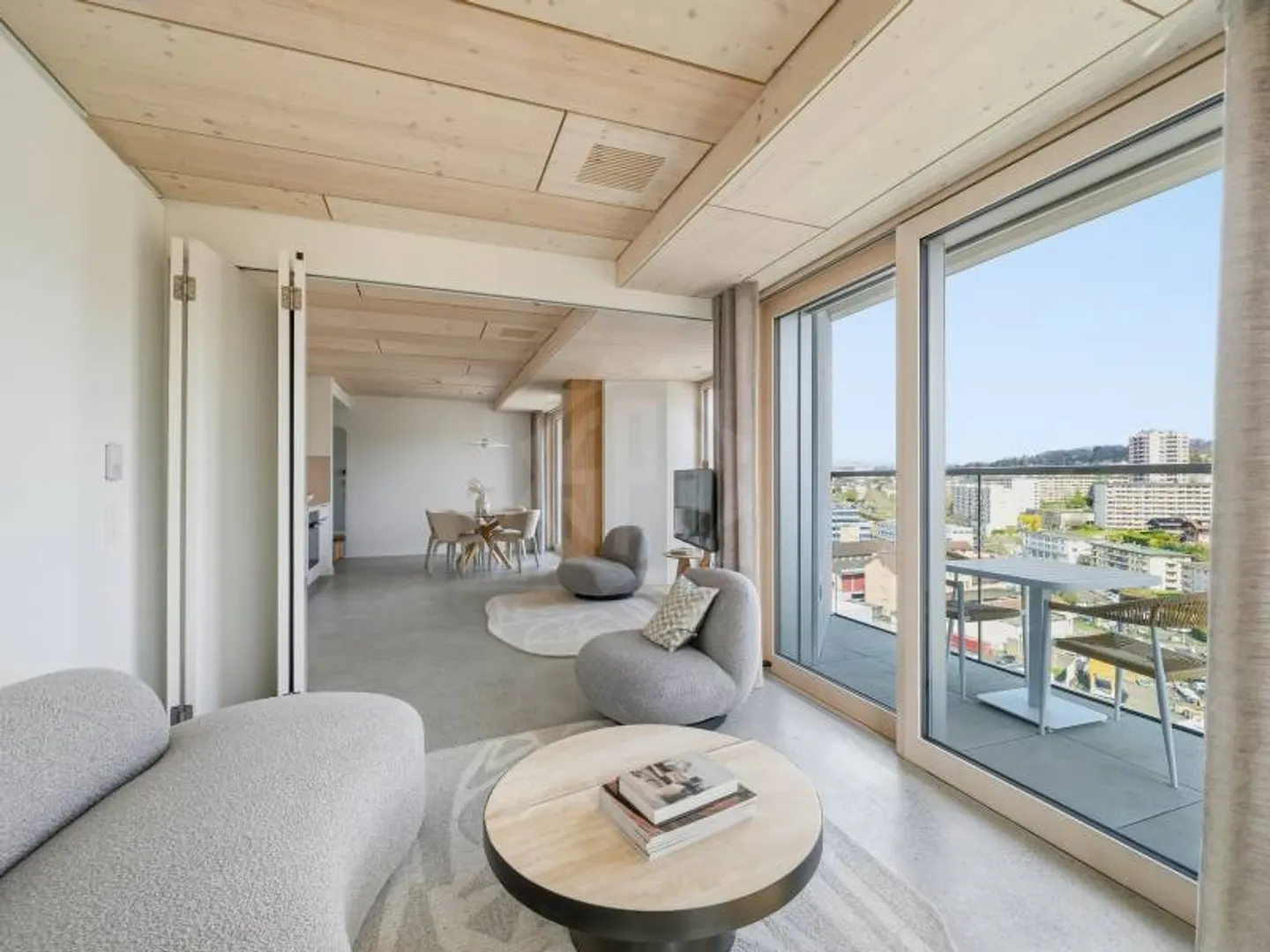 Luxury Apartments with Mountain View - Photo 7 of 10